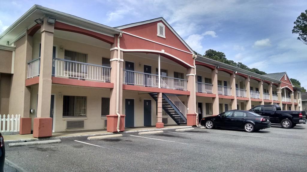 Budget Lodge Newport News Extérieur photo