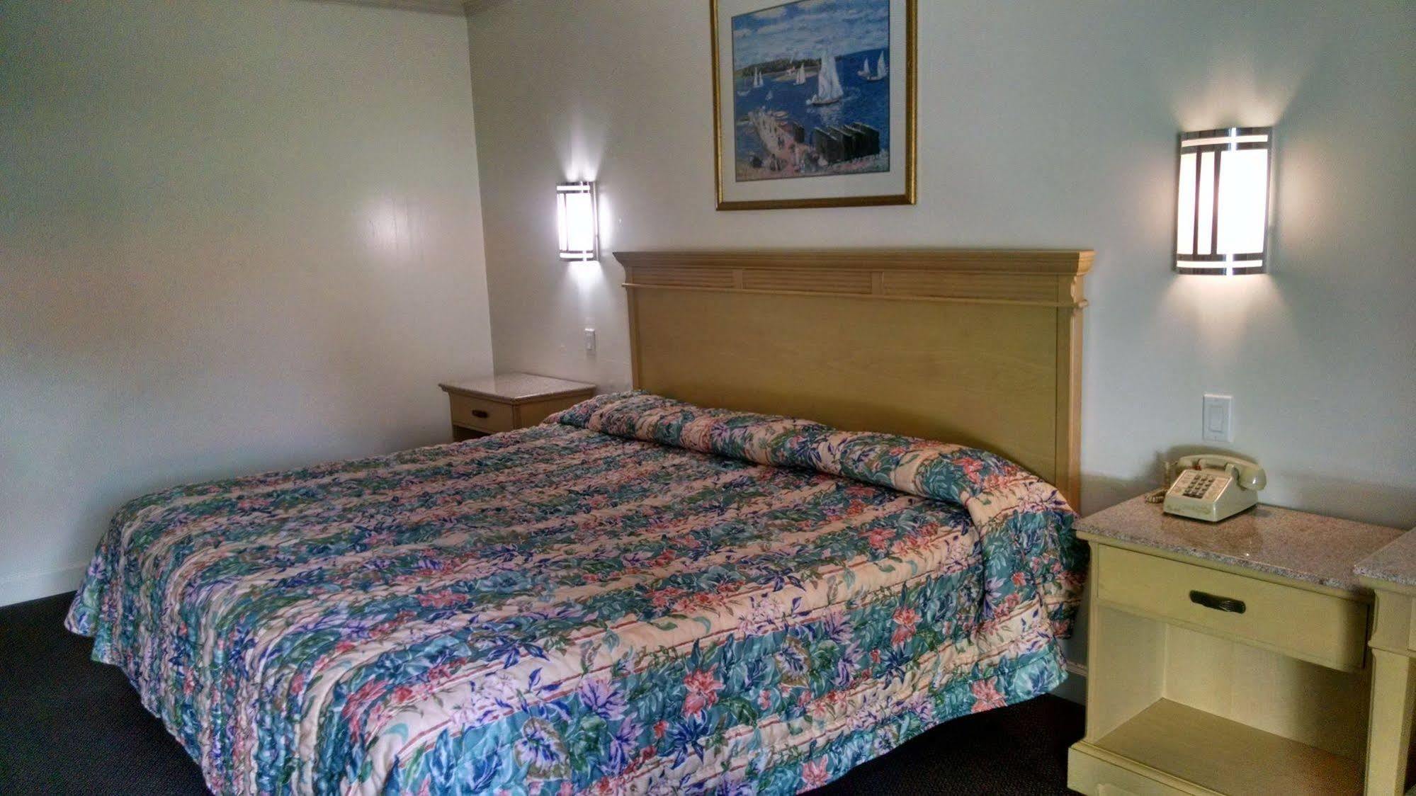 Budget Lodge Newport News Extérieur photo