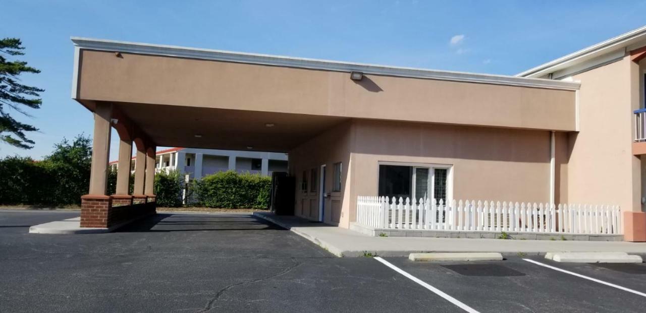Budget Lodge Newport News Extérieur photo